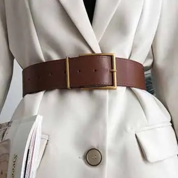 Gold Buckle Belt - Picture 1 of 2